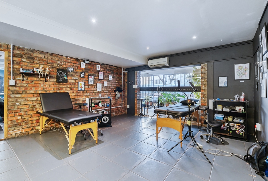 5 Bedroom Property for Sale in Oranjezicht Western Cape